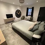 B En B Stipdonk Bed & Breakfast 4*